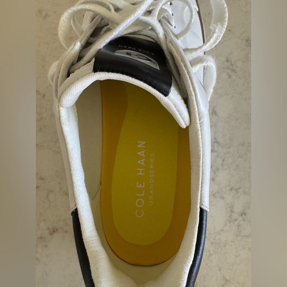 Cole Haan White and Black Sneakers size 9 men’s - Picture 6 of 10